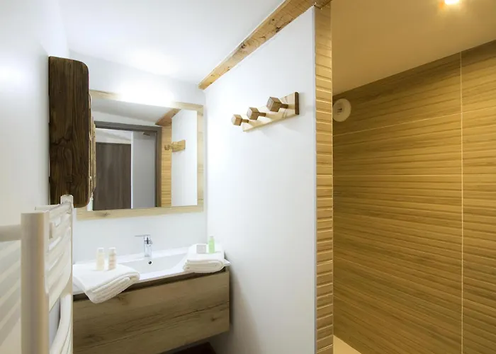 Mariande - 4 Pieces Pour 9 Personnes 454